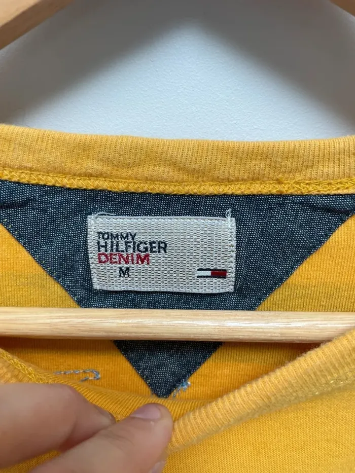 Vintage T-shirt long sleeves yellow Tommy Hilfiger Size Medium Mens - photo numéro 3