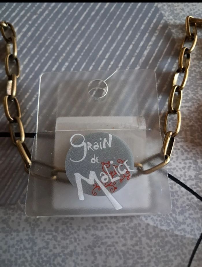 Collier long NEUF avec chaîne et breloques couleur bronze et perles noires - photo numéro 6