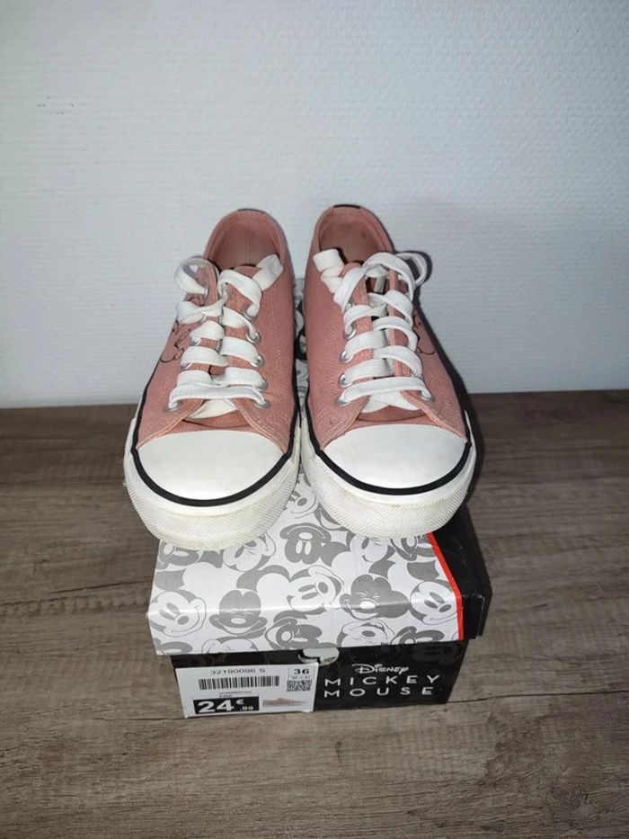 Baskets / tennis basses taille 36 Mickey Mouse - photo numéro 3