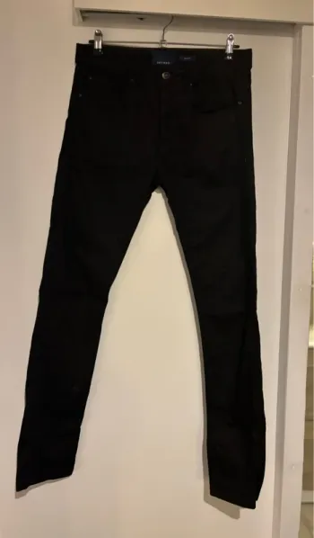 Jean noir Devred taille 40-L modèle Slim Fit en très bon état