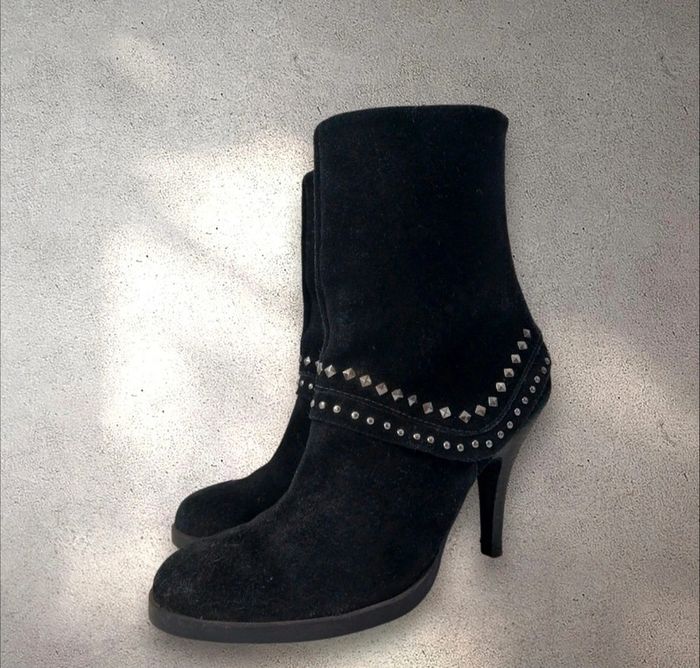 Bottines à talons en daim noir San Marina pointure 36 excellent état - photo numéro 3