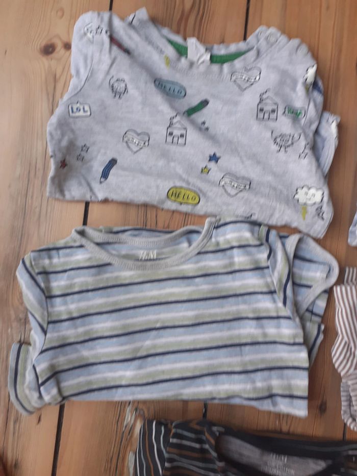 5 bodys H&M taille 92 TBE - photo numéro 4