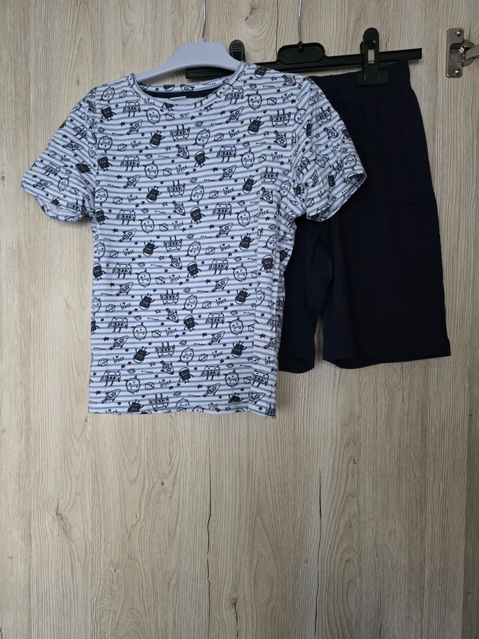 PYJAMA SHORT 2 PIÈCES GARÇON 👦 7/8  ANS MARQUE LA HALLE  PORTER TRÈS PEU - photo numéro 4
