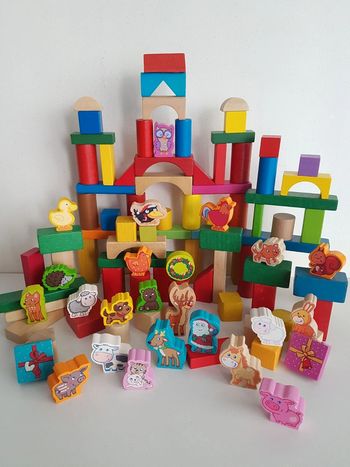Haba figurines en bois et blocs de construction