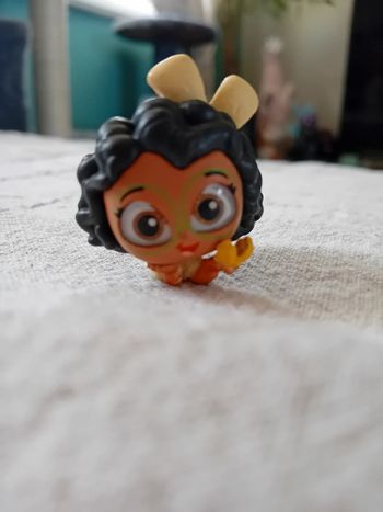 Doorables figurine disney encanto mirabel