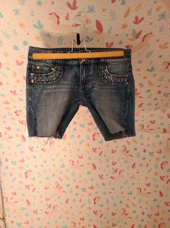 Short en jeans avec strass