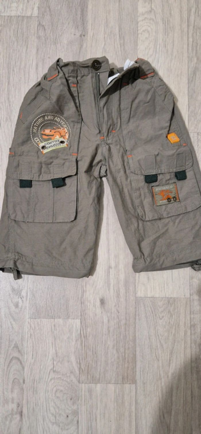 Lot avec short, pantacourf et salopette - 3 ans - photo numéro 2