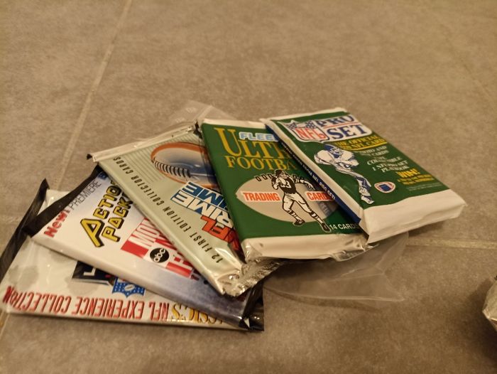 Lot boosters vintage NFL scellé et descellé - photo numéro 5