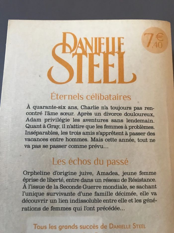 Livre Éternels célibataires /Les échos du passé - photo numéro 3