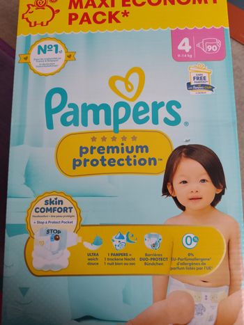 Couche Pampers taille 4 jamais ouvert 