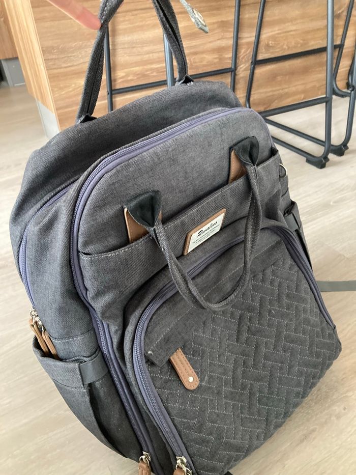 Sac à dos à langer (avec un tapis de change) - photo numéro 2