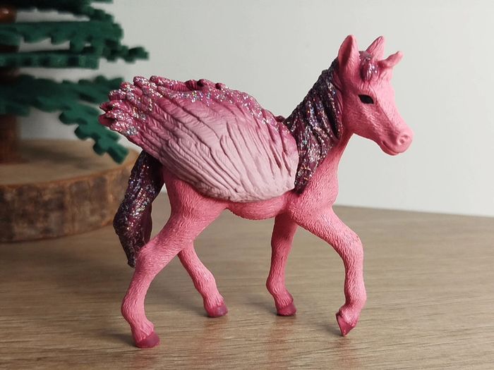 Figurine jeune licorne Pégase Rose Schleich - photo numéro 3