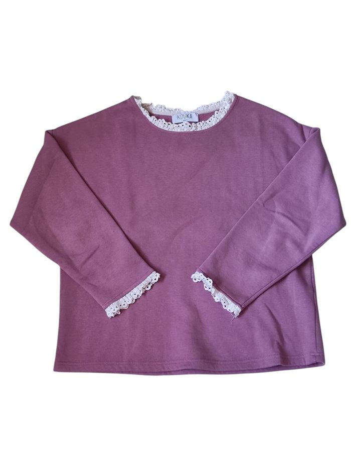 Pull à encolure dentelle taille S