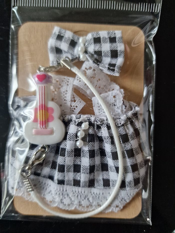 Robe vichy pour poupée genre labubu