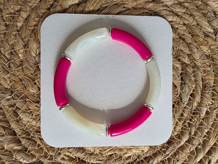 Joli bracelet fantaisie elastique neuf