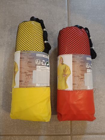 Lot de 2 ponchos de pluie