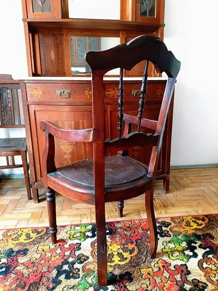 Cadeirão antigo em madeira maciça para recuperar - photo numéro 2