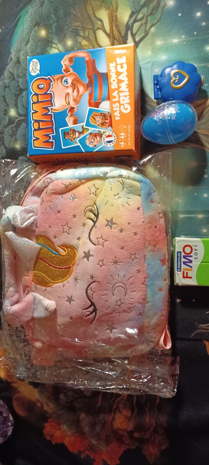 Sac banboulière licorne fille et son lot de jouets