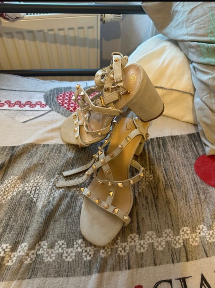 Sandale à gros talent P40👠 - photo numéro 4