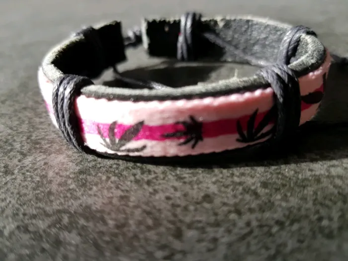 Bracelet fantaisie rose neuf - photo numéro 3