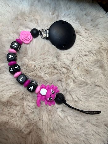 Attache tétine axolotl 