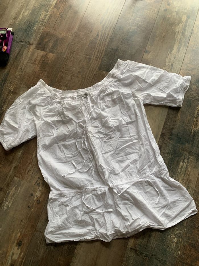 Blouse manches courtes épaules dénudées