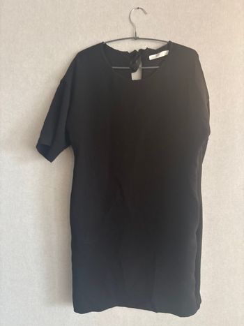 Robe noire avec poche