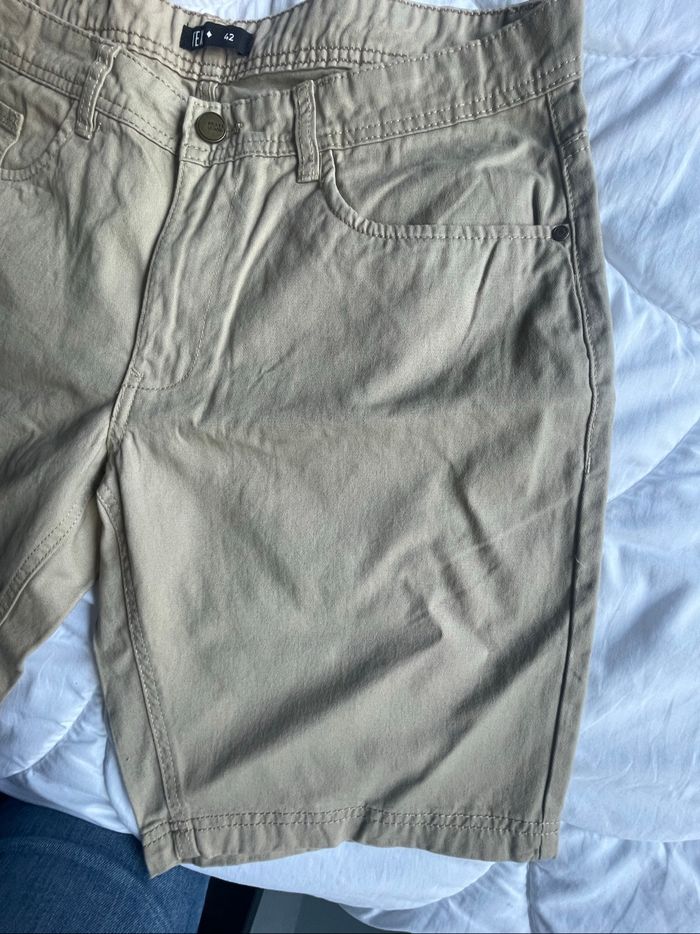 Short taille 42 - photo numéro 3