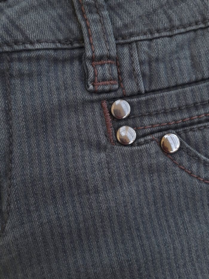 Bermuda noir à rayures grises - Cache Cache - photo numéro 5