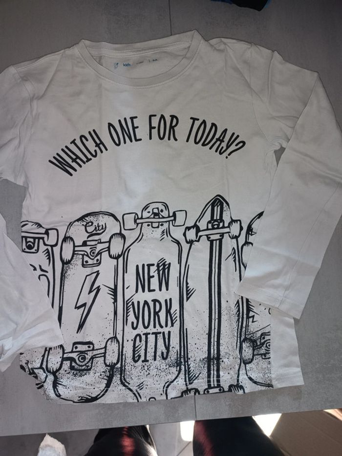 Tee shirt manches longues Gémo 8 ans