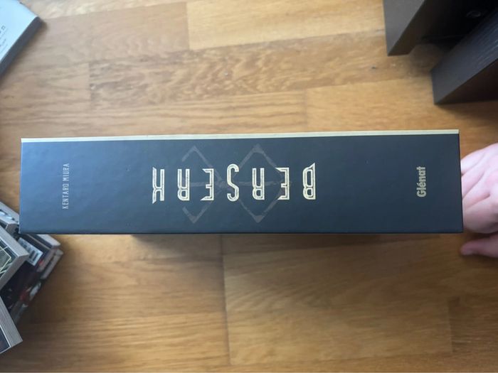 Coffret 6 tomes Berserk collector + tomes 7 et 8 - photo numéro 2