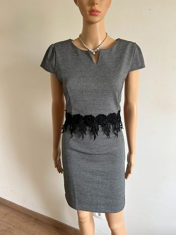 Robe grise et noire à manches courtes taille XL TBE