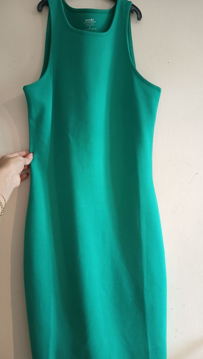 Robe verte moulante - photo numéro 4