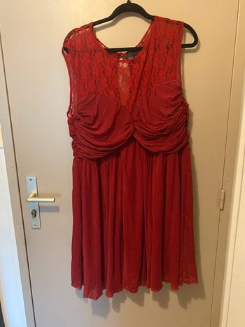 Très jolie robe grande taille femme