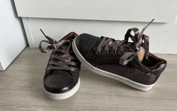 Baskets fille . Pointure 29. Neuve, jamais porté .