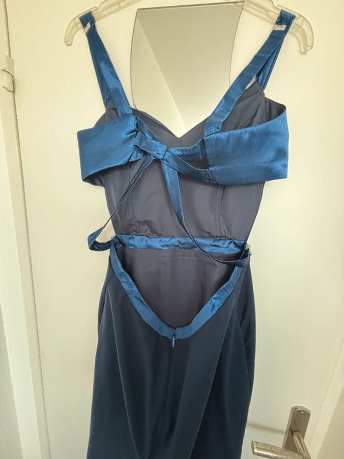 Robe bleu fluide avec traîne T38 - photo numéro 4