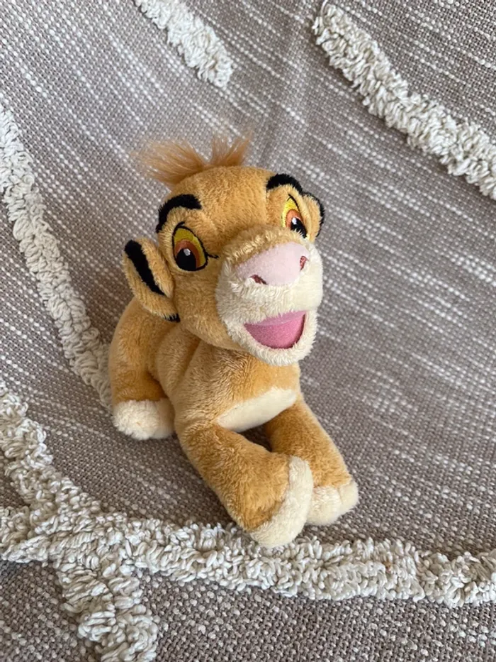 Peluche doudou 18cm Disney simba lion lionceau jaune très bon état