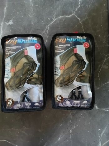 Lot de 2 sur-chaussures antidérapante neuf