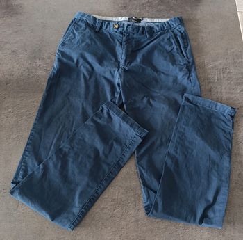 Pantalon Chino bleu marine Easi Slim
Taille : 40