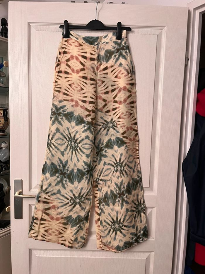 Pantalon fluide jaune pale vert et marron marque Zara taille xs