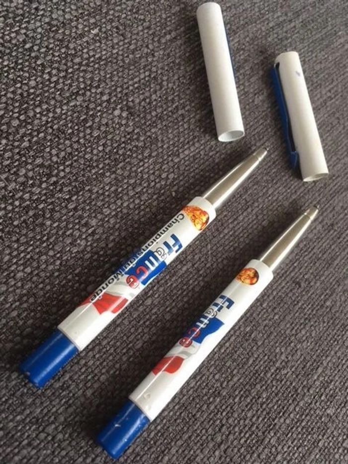 Ensemble de deux crayons bic Parker "France Champions du Monde 1998" - photo numéro 3