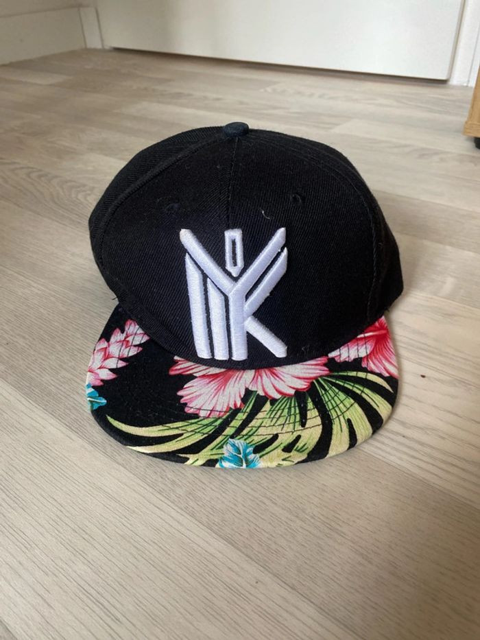 Casquette Yokii fleurie