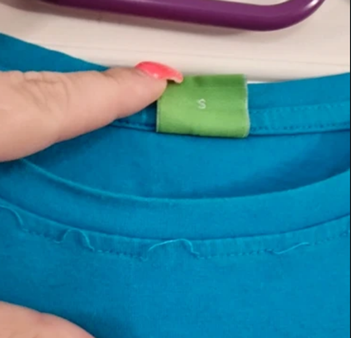 T-shirt Hugo Boss bleu turquoise – Taille S – Très bon état - photo numéro 4