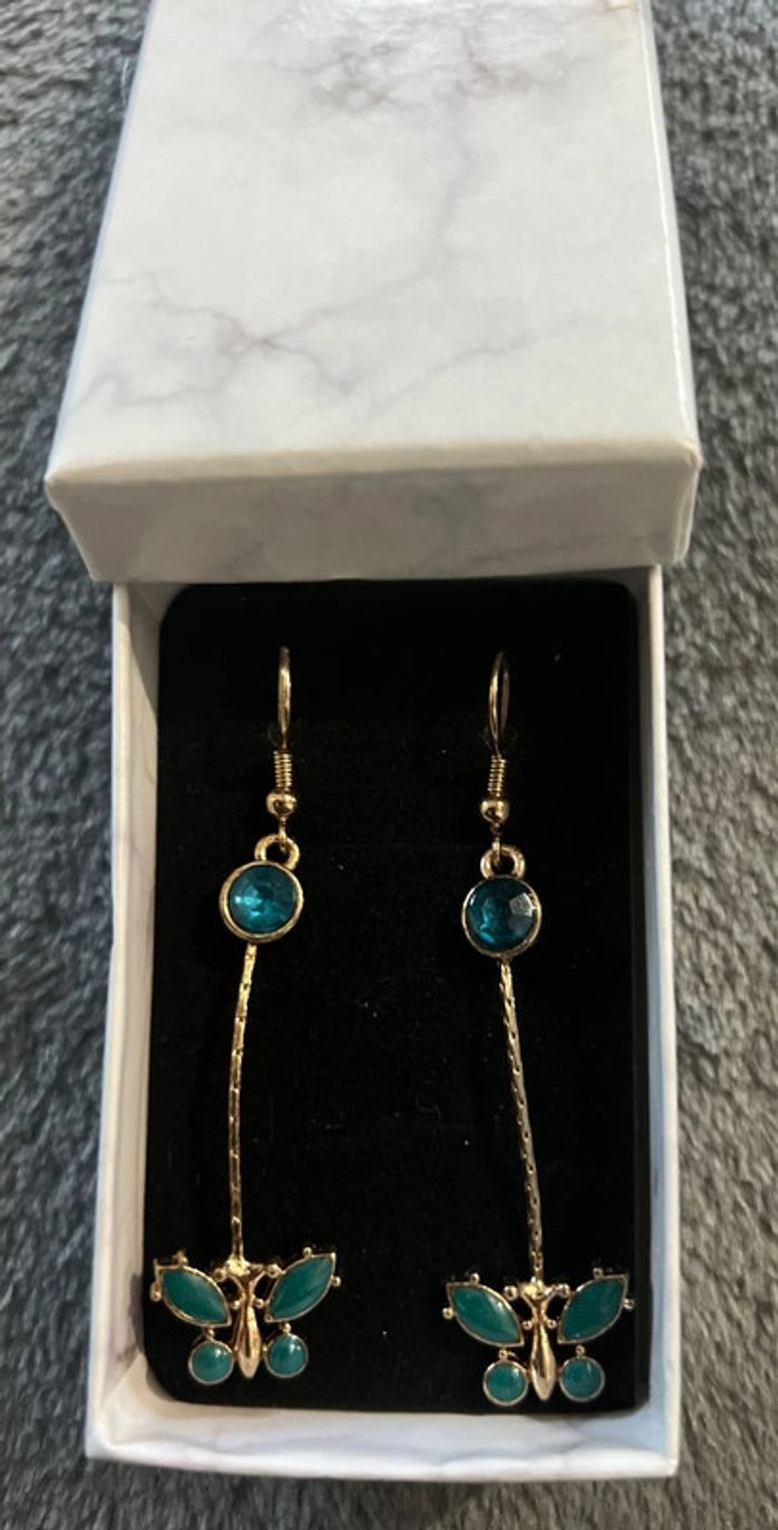 Lot de 3 paires de boucles d’oreilles neuves dans une boites cadeaux - photo numéro 2