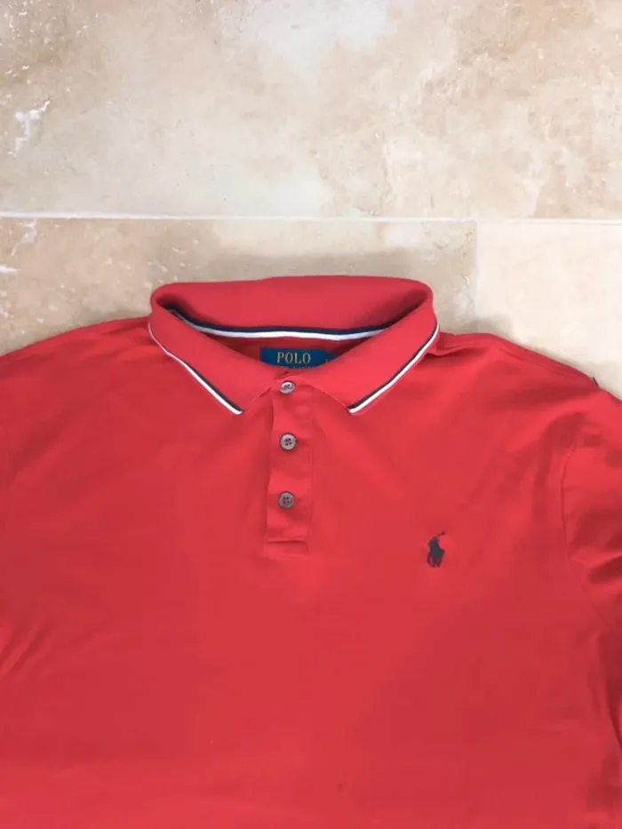 Polo Ralph Lauren homme taille L slim rouge logo marine - tâche devant trou derrière - photo numéro 4