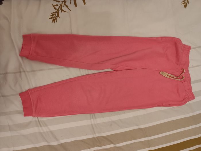 Jogging rose  8 ans