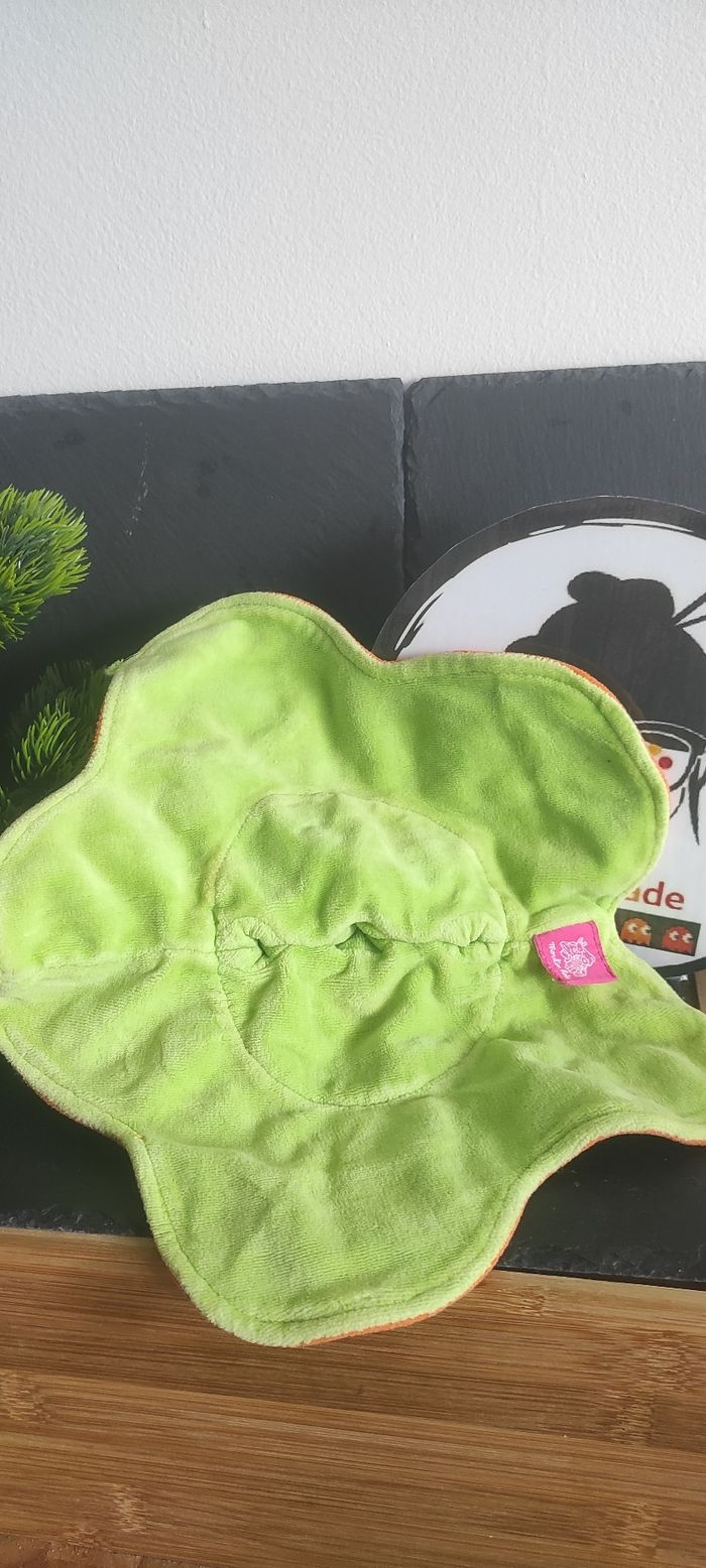 Moulin roty Louna l'abeille doudou cache cache orange jaune vert Rose Ancien - photo numéro 2