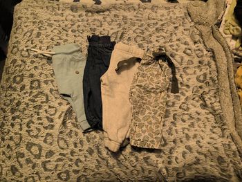 Lot 4 pantalons