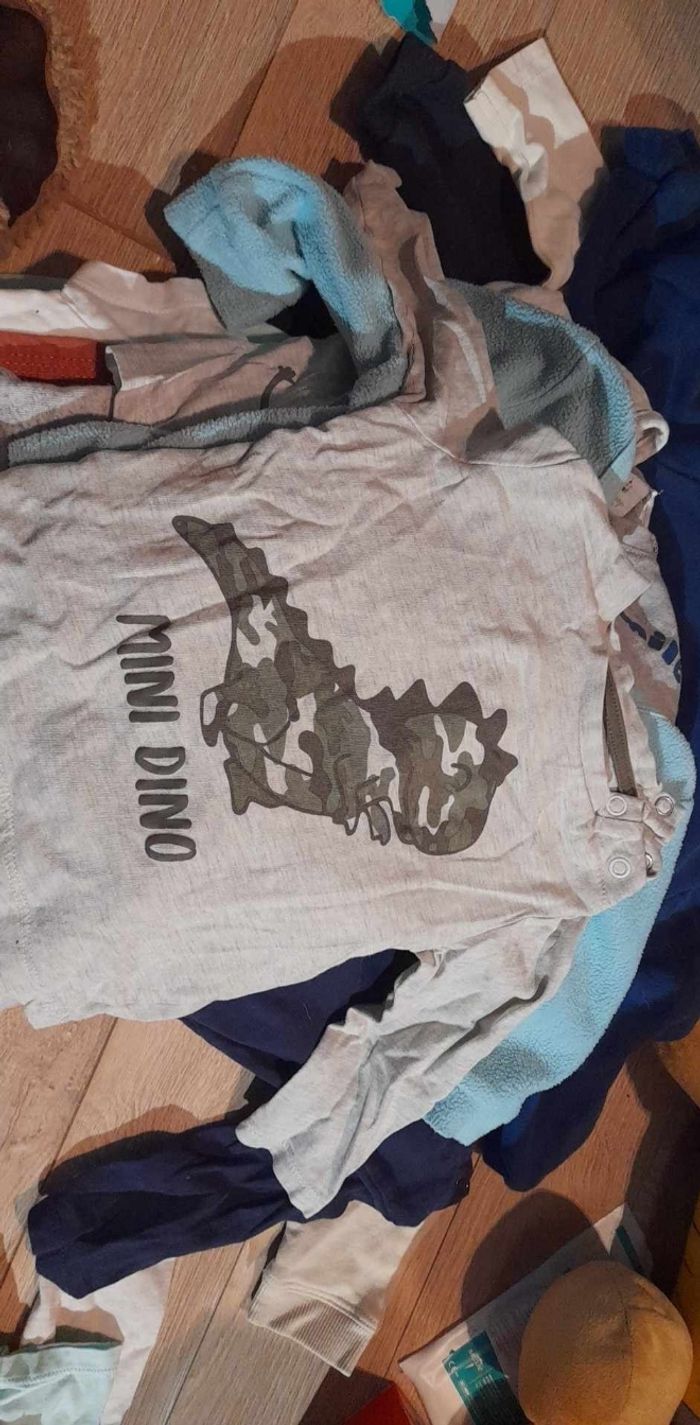 Vêtements garçons 9 12 mois - photo numéro 4