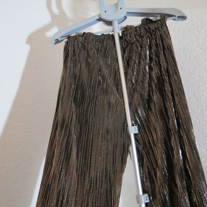 ✨ Pantalon plissé métallisé KIABI – Taille M (EUR 38-40) ✨ - photo numéro 6